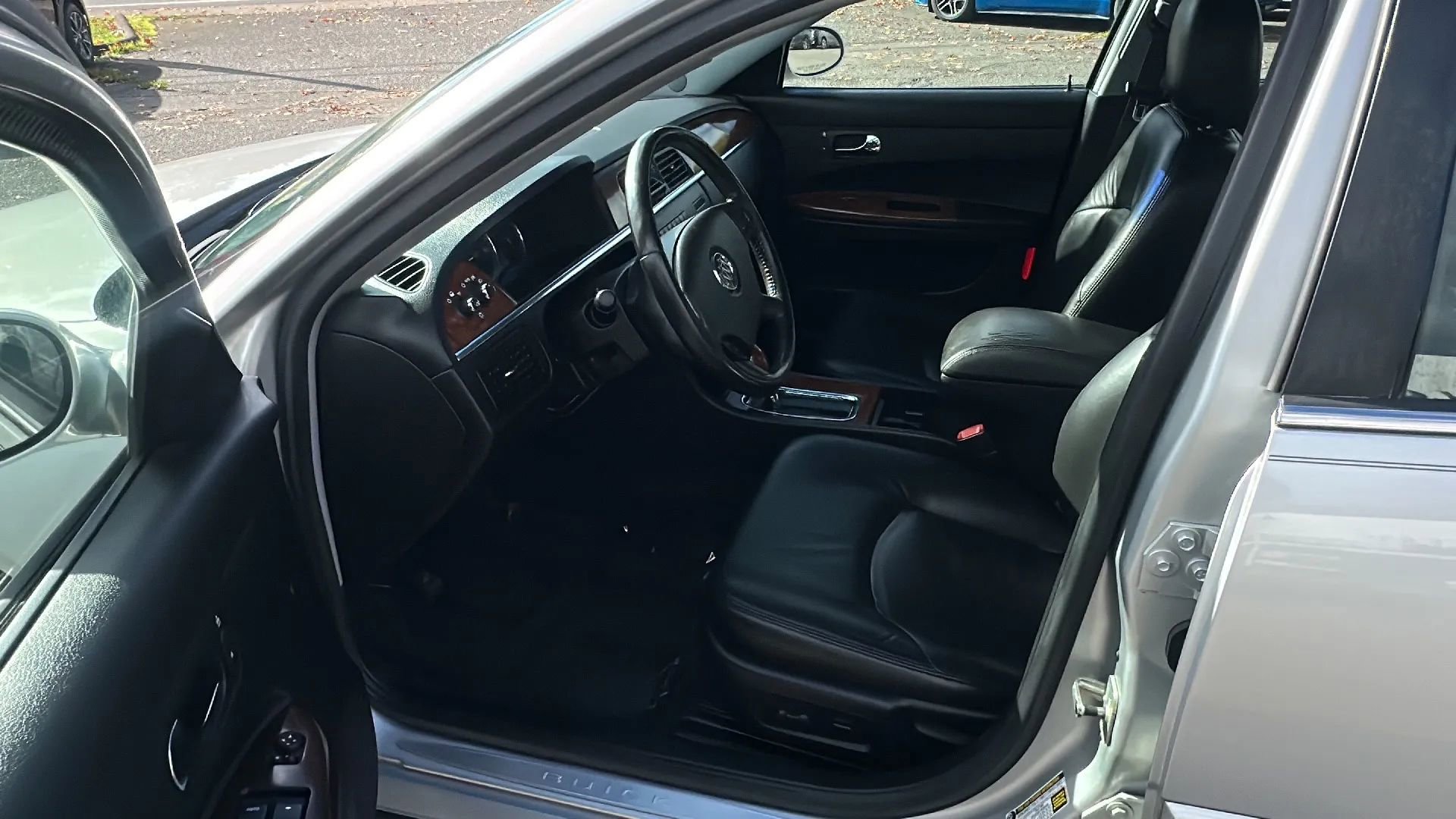 Used 2005 Buick LaCrosse CXL w/ Gold Convenience Package image 8