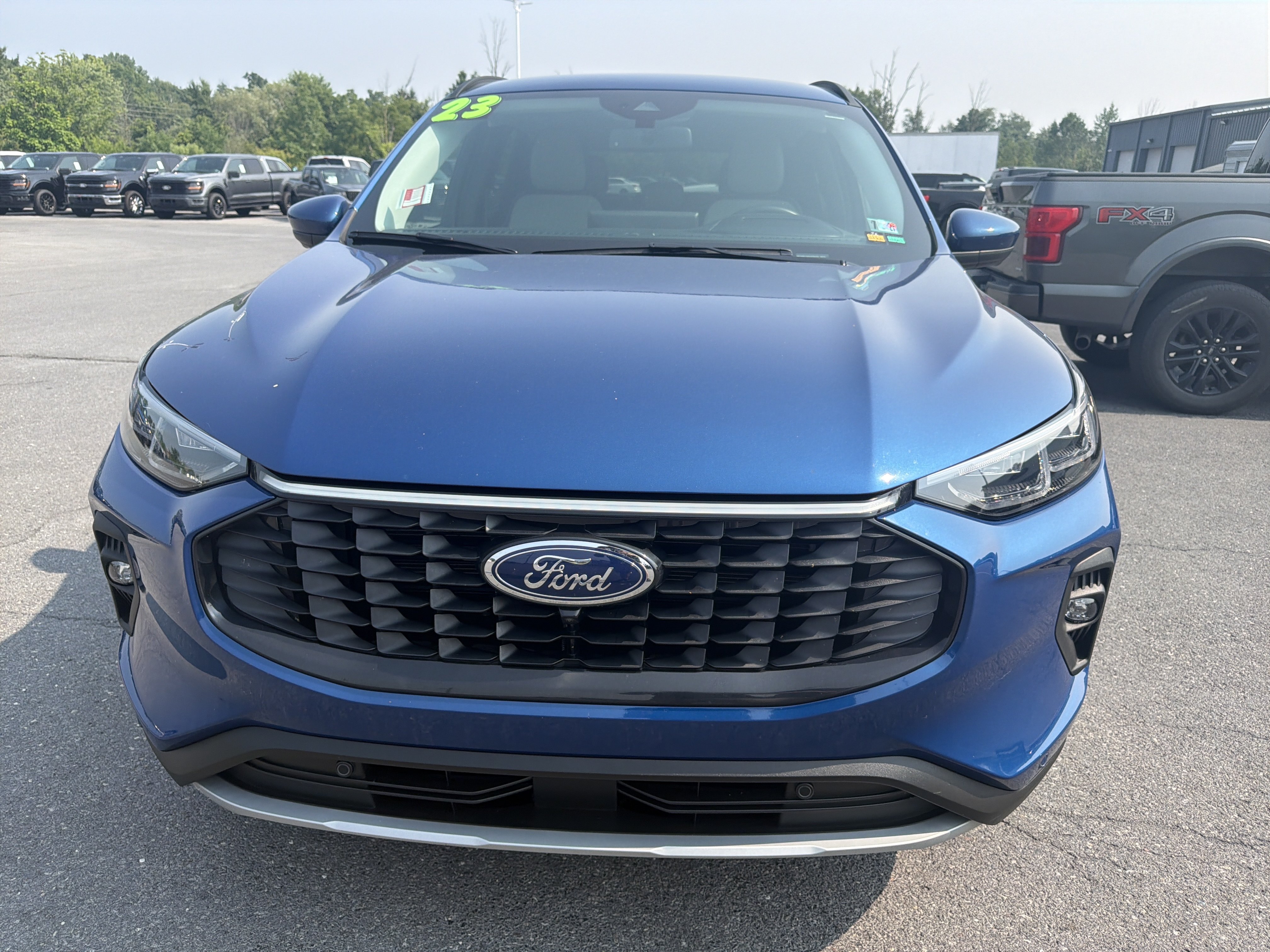 Certified 2023 Ford Escape SE w/ PHEV Premium Package FWD image 9