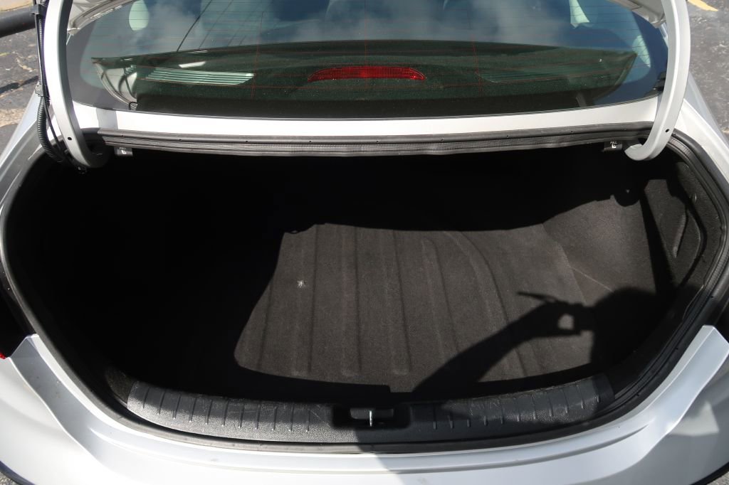 Used 2020 Kia Forte LXS image 11