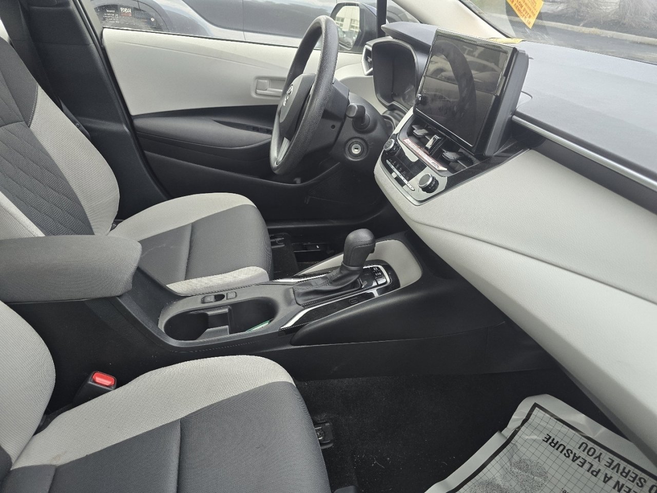 Used 2025 Toyota Corolla LE FWD image 13