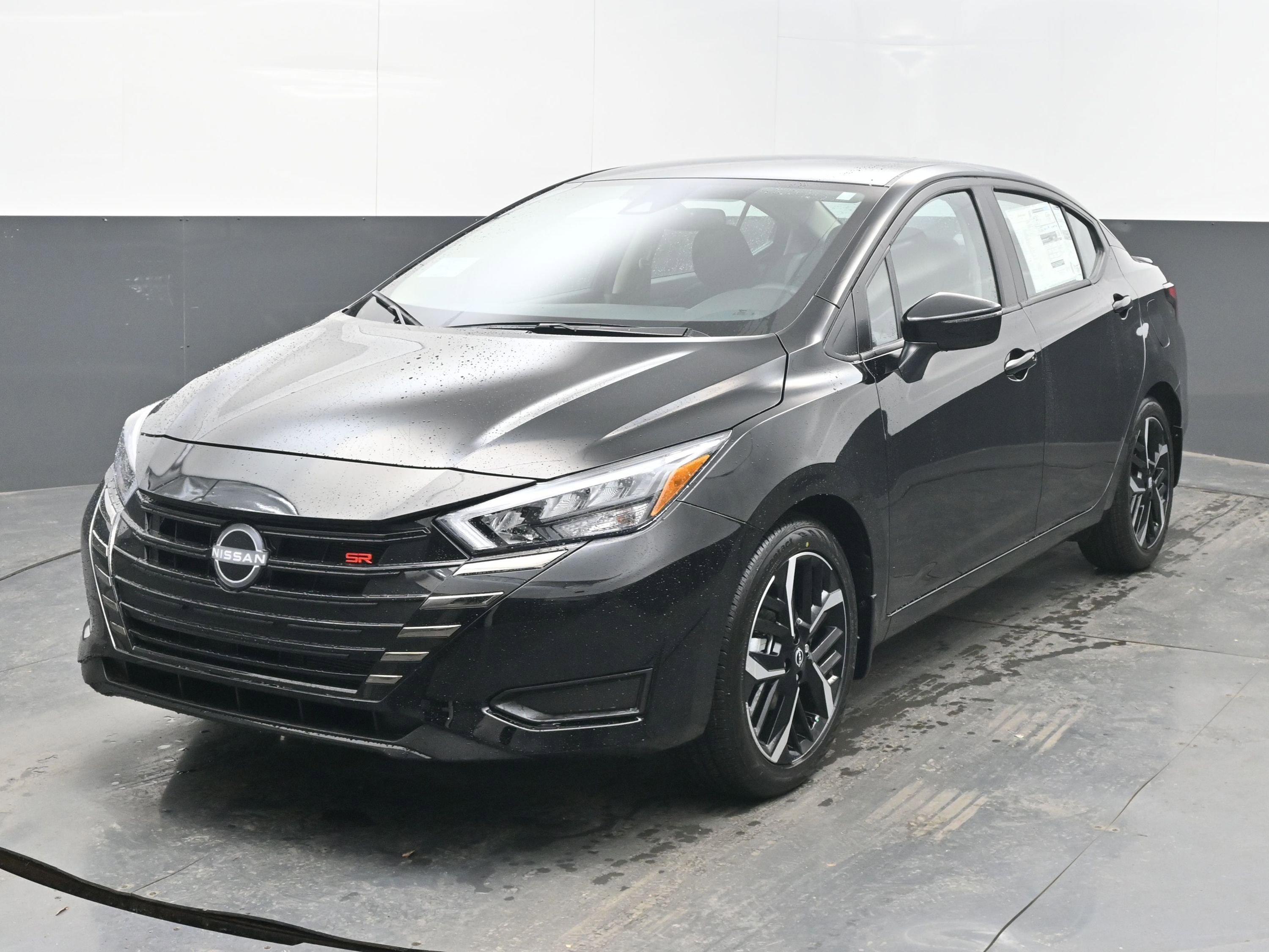 New 2025 Nissan Versa SR image 3