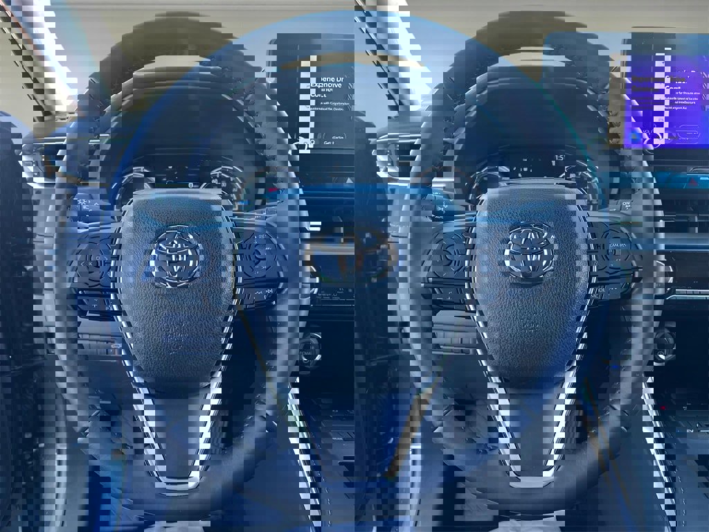 Used 2024 Toyota Venza LE image 18