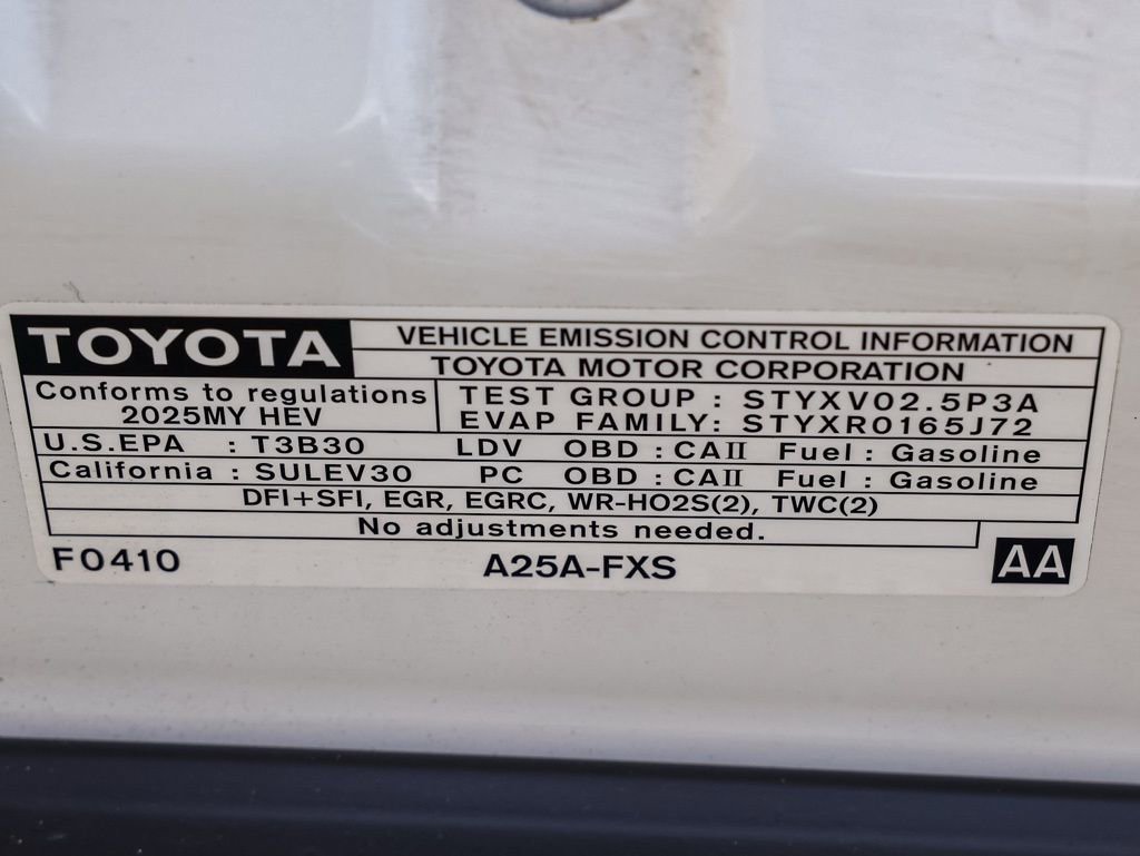 Used 2025 Toyota Camry LE image 31