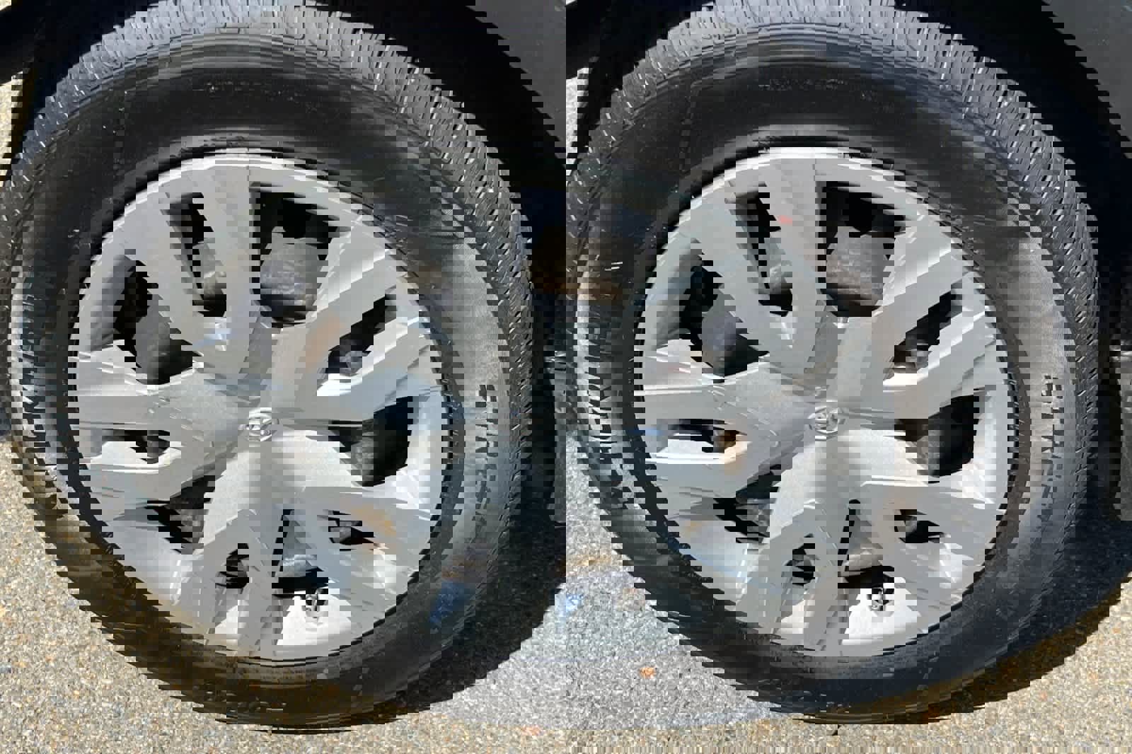 Used 2019 Toyota C-HR LE FWD image 17