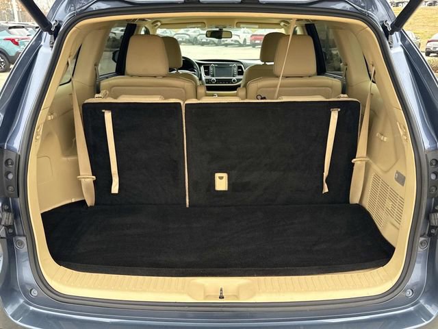Used 2015 Toyota Highlander XLE image 11