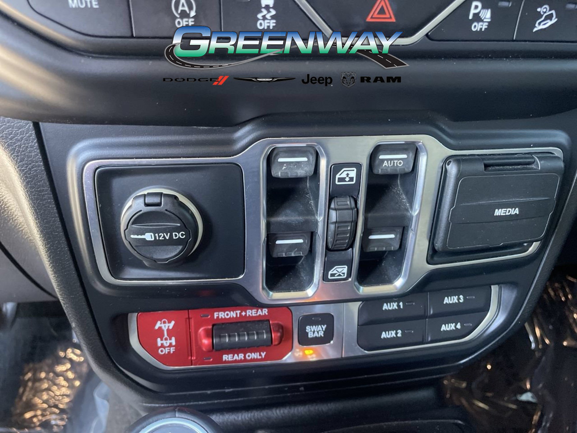 Used 2018 Jeep Wrangler Unlimited Rubicon AWD/4WD image 14