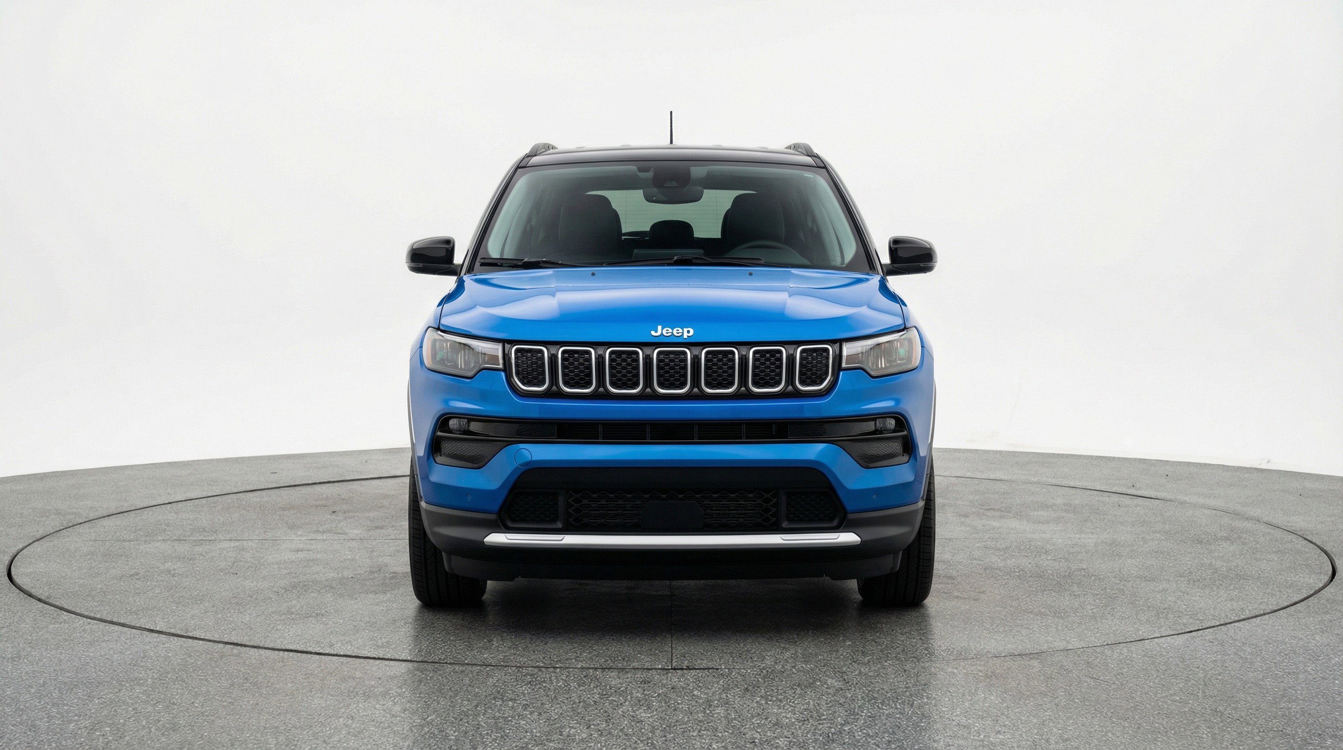 Used 2025 Jeep Compass Limited AWD/4WD image 2