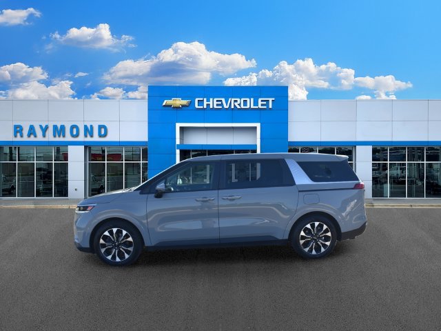 Used 2024 Kia Carnival EX FWD image 6