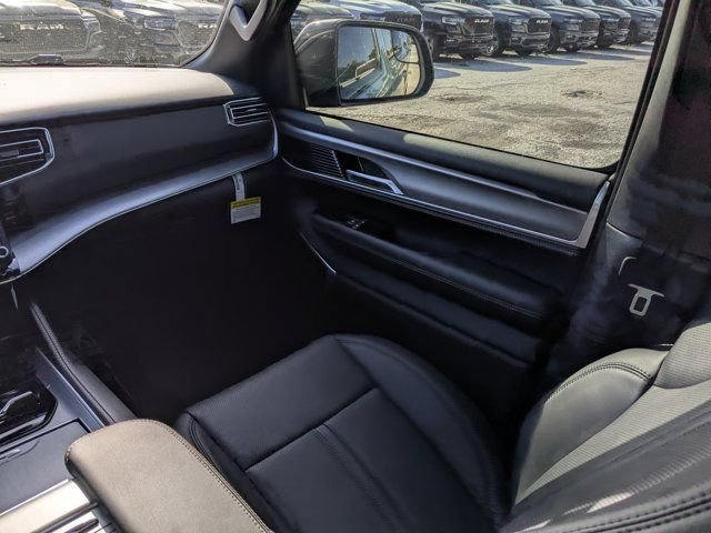 New 2026 Jeep Grand Wagoneer Limited AWD/4WD image 19