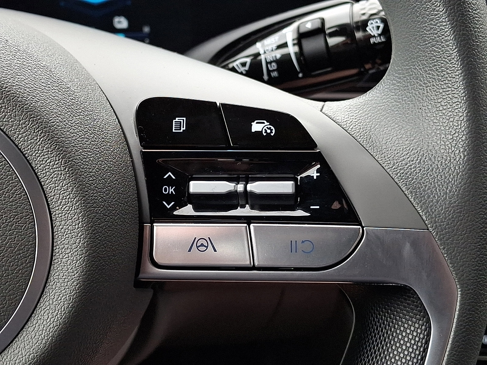 Used 2024 Hyundai Elantra Blue image 22