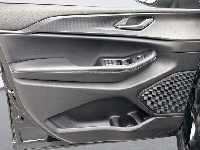 Used 2023 Jeep Grand Cherokee L Laredo image 9