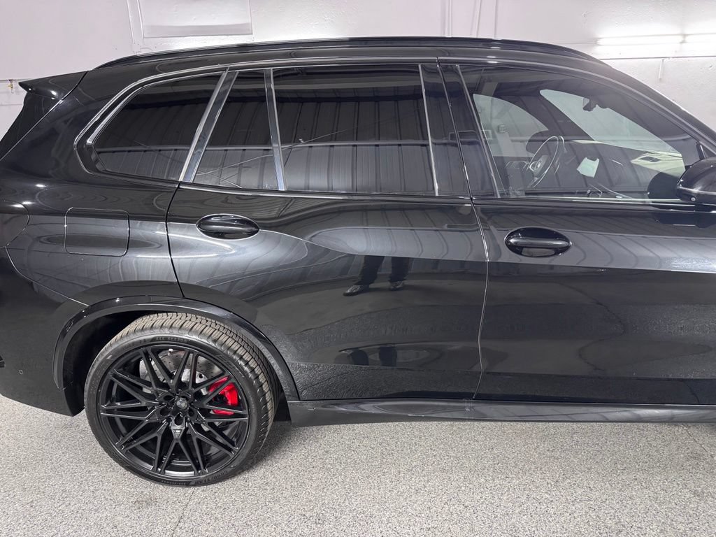 Used 2021 BMW X5 M w/ Competition Package AWD/4WD image 5