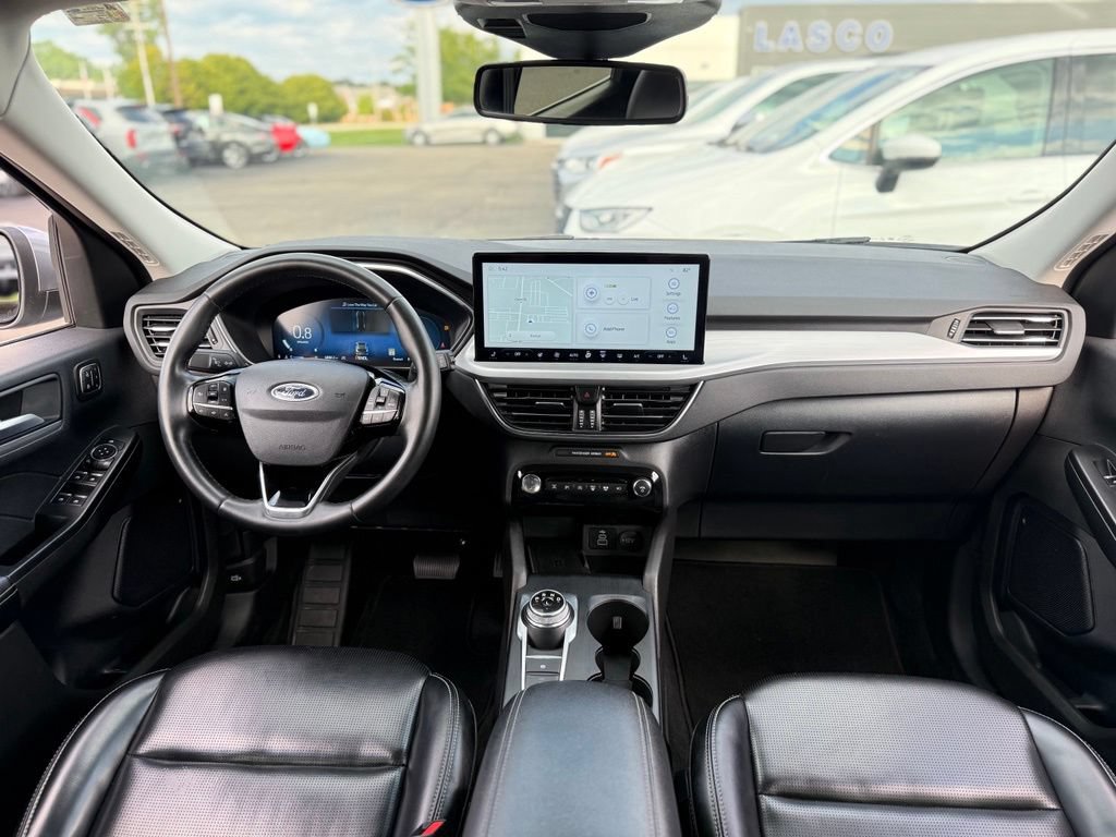 Used 2024 Ford Escape Platinum AWD/4WD image 2