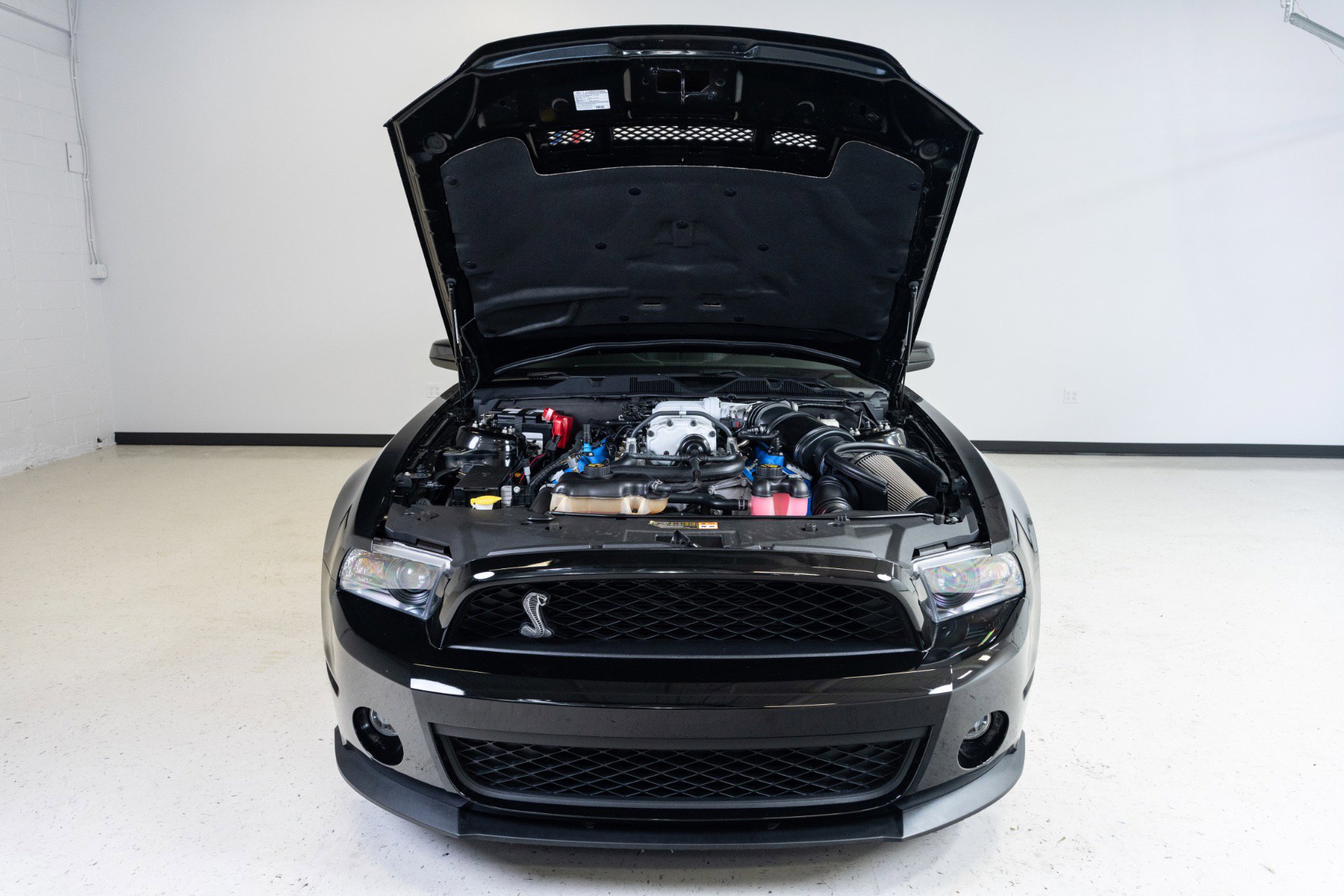 Used 2012 Ford Mustang Shelby GT500 w/ SVT Performance Pkg RWD image 29
