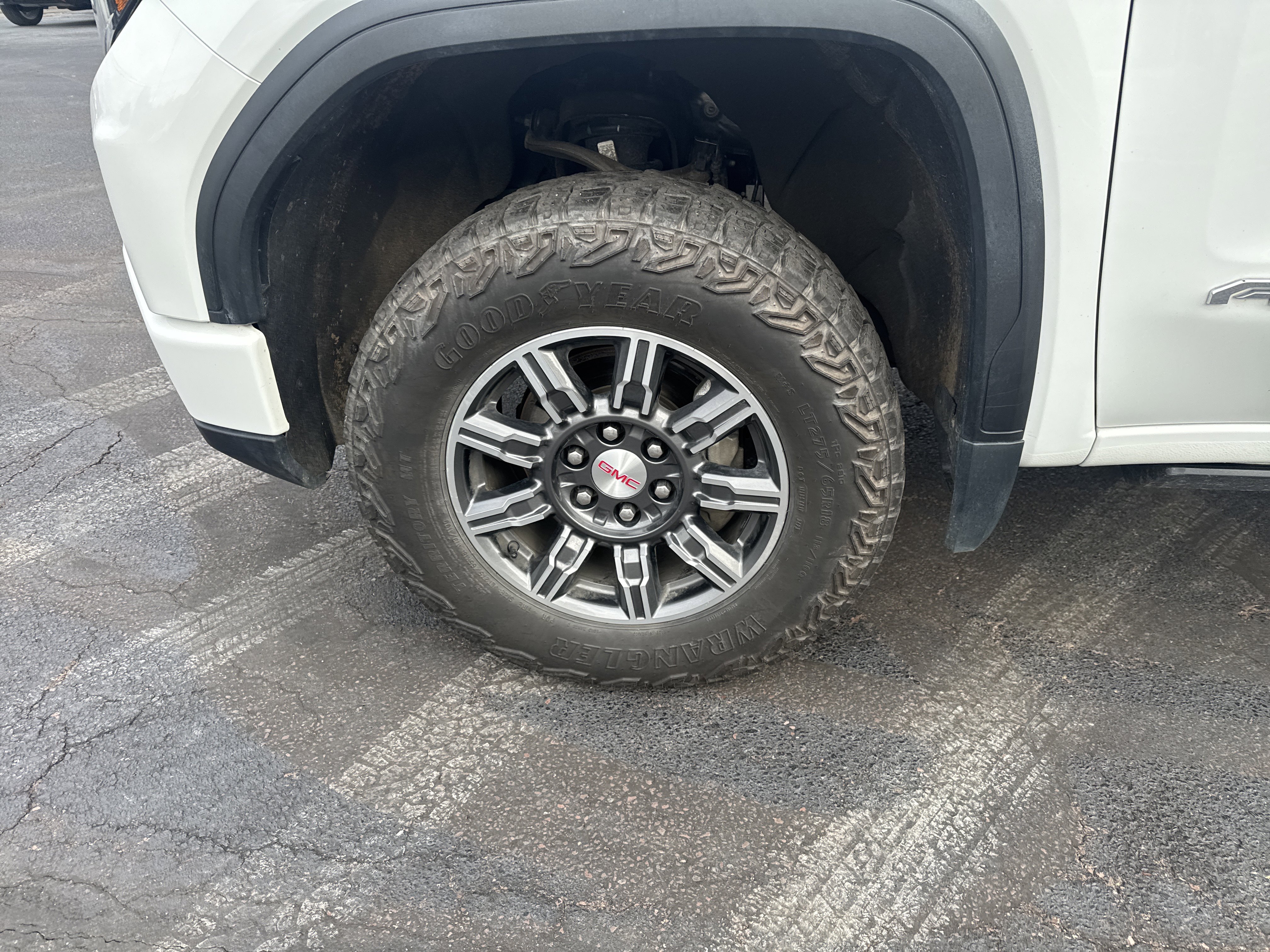 Used 2024 GMC Sierra 1500 AT4 w/ AT4 Preferred Package image 11