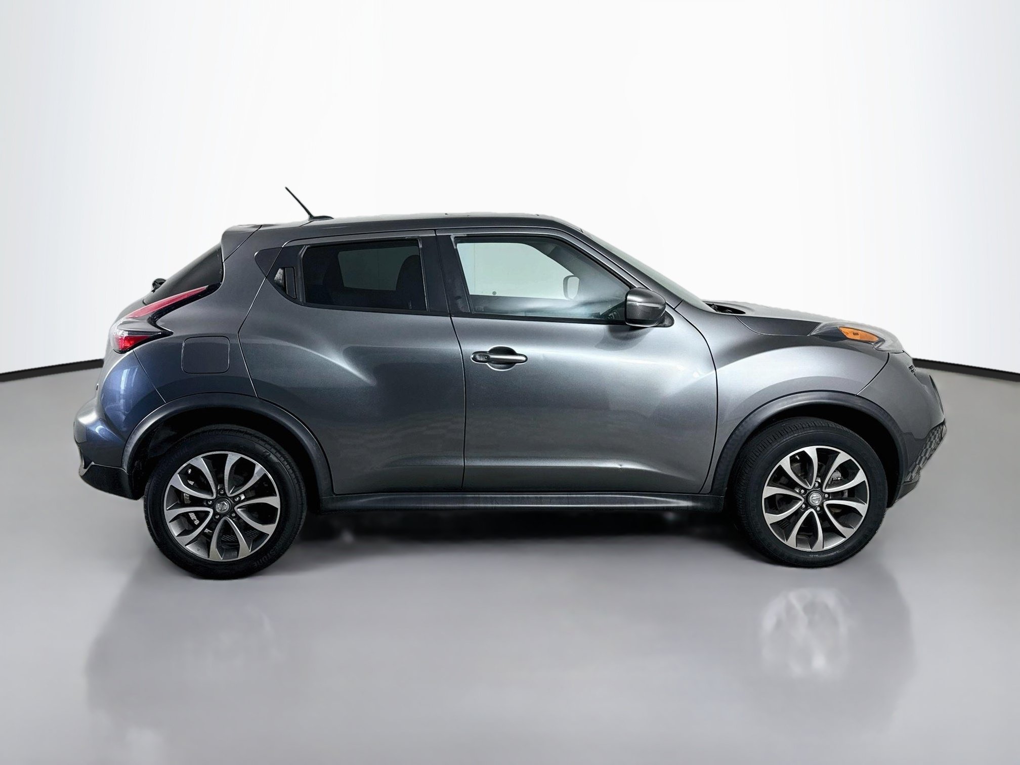 Used 2017 Nissan Juke SV FWD image 11