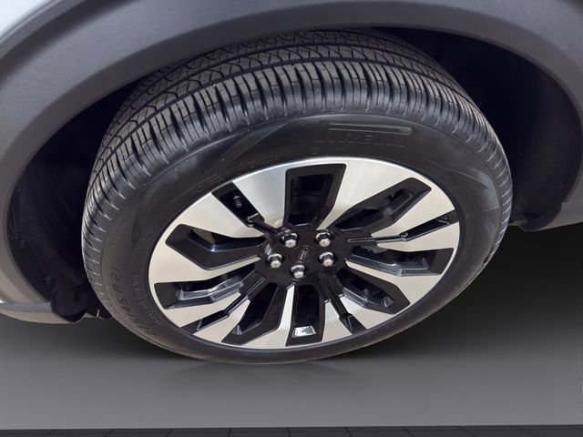 Used 2025 Ford Explorer Platinum w/ LUX Leather Package AWD/4WD image 22