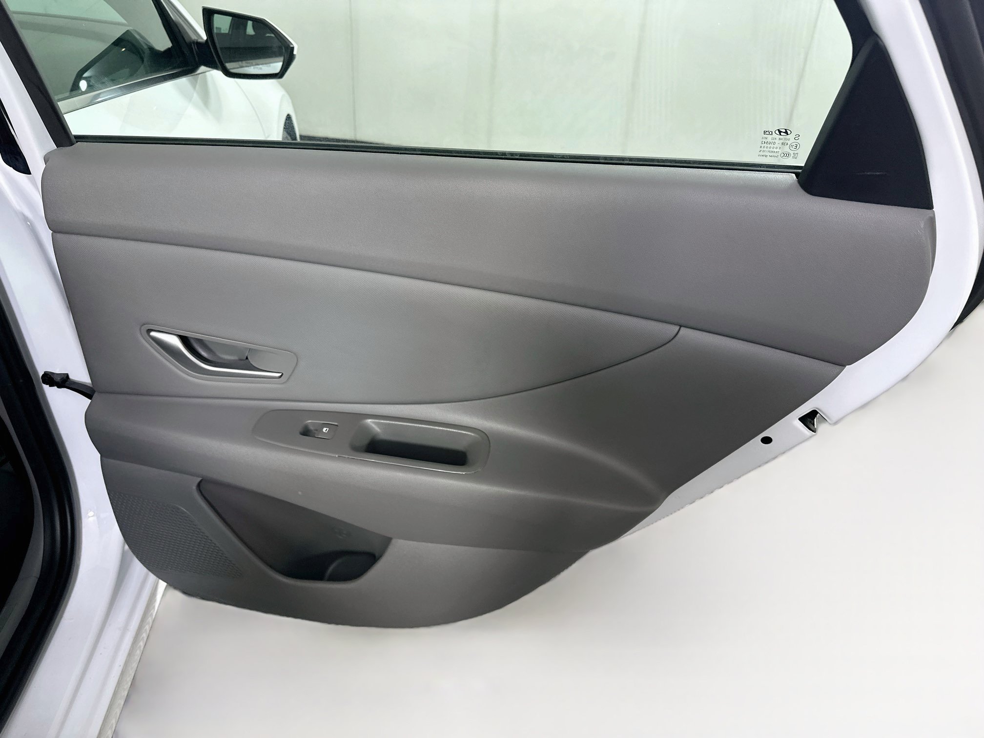 Used 2025 Hyundai Elantra SEL FWD image 30
