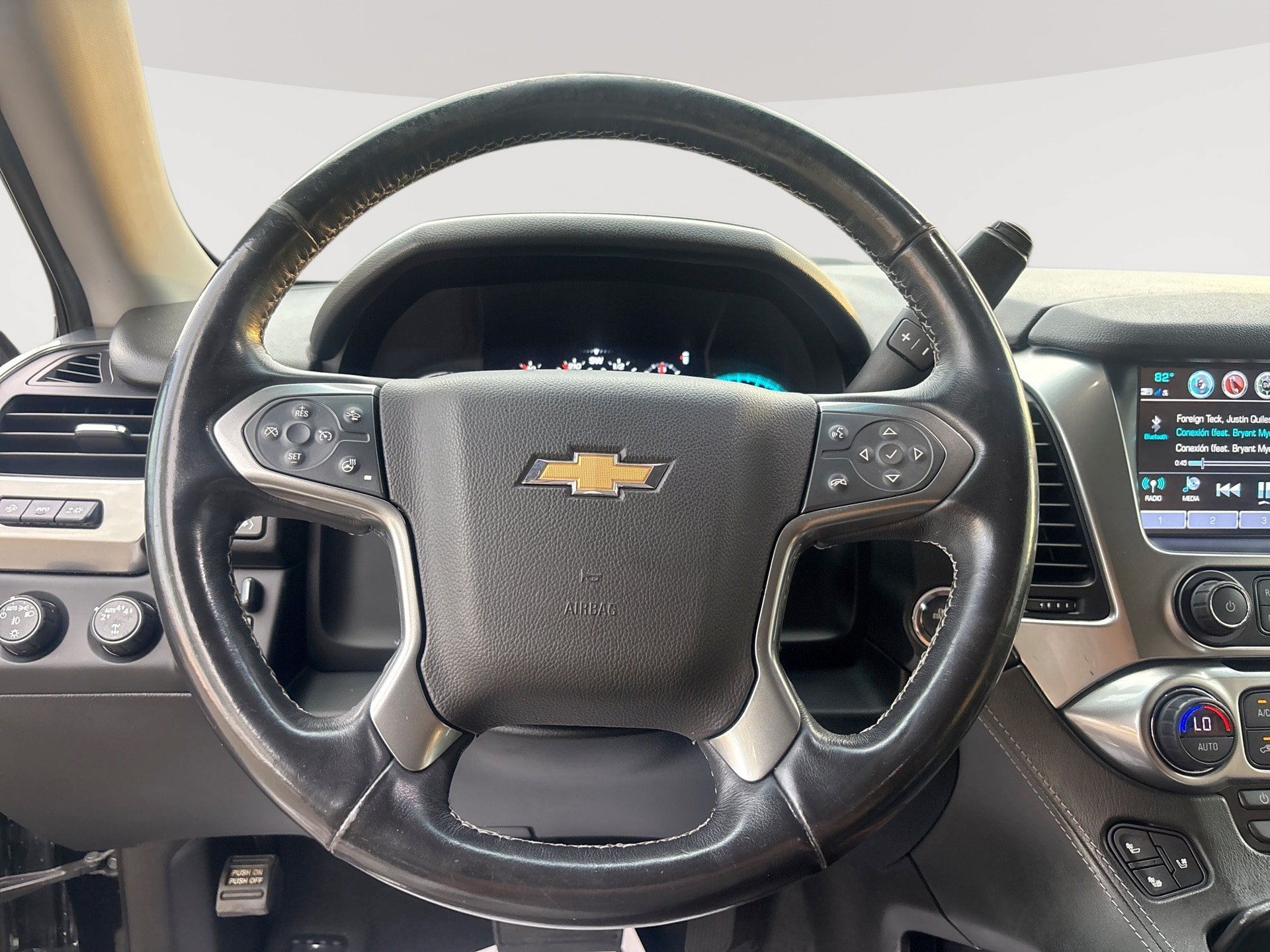 Used 2019 Chevrolet Suburban Premier w/ Premier Plus Edition AWD/4WD image 11