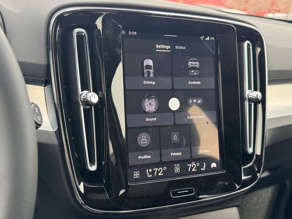 New 2026 Volvo XC40 B5 Ultra w/ Climate Package AWD/4WD image 18