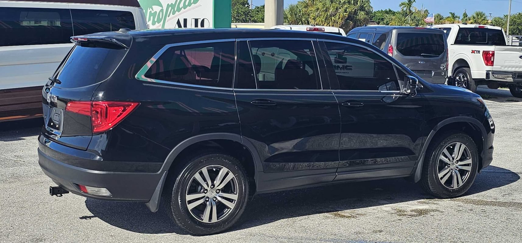 Used 2017 Honda Pilot EX-L image 3