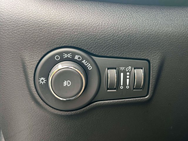 Used 2023 Jeep Compass High Altitude AWD/4WD image 23