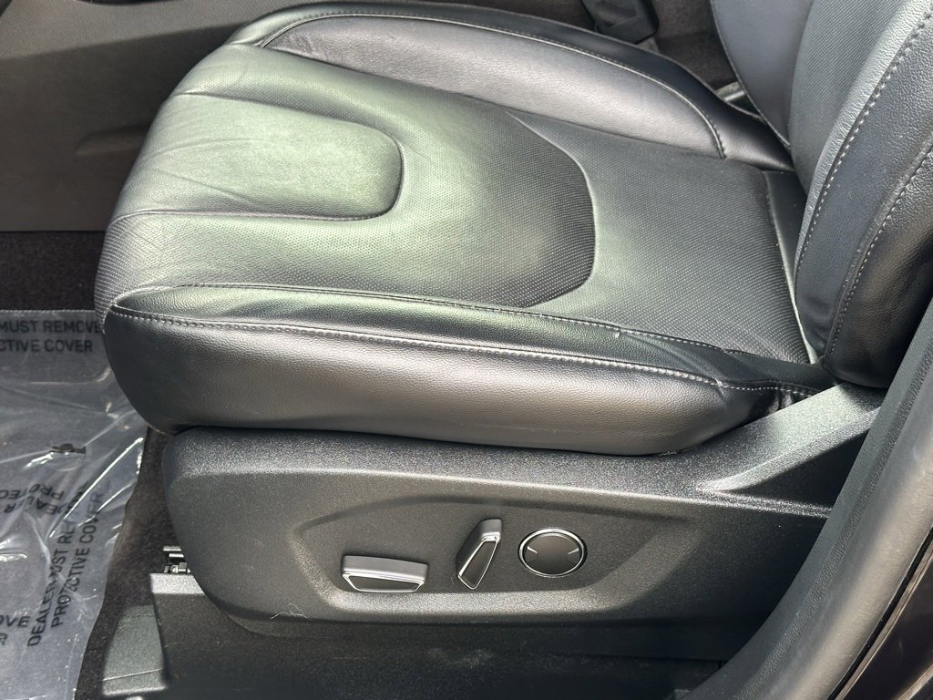 Used 2019 Ford Edge Titanium w/ Equipment Group 301A image 15