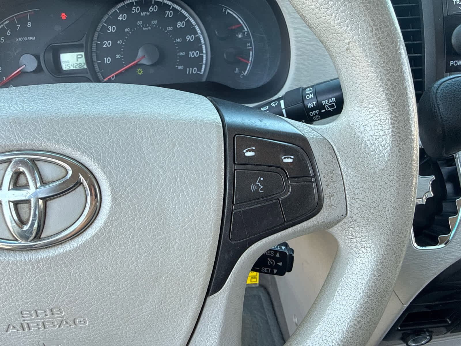 Used 2013 Toyota Sienna LE w/ Towing Pkg AWD/4WD image 16