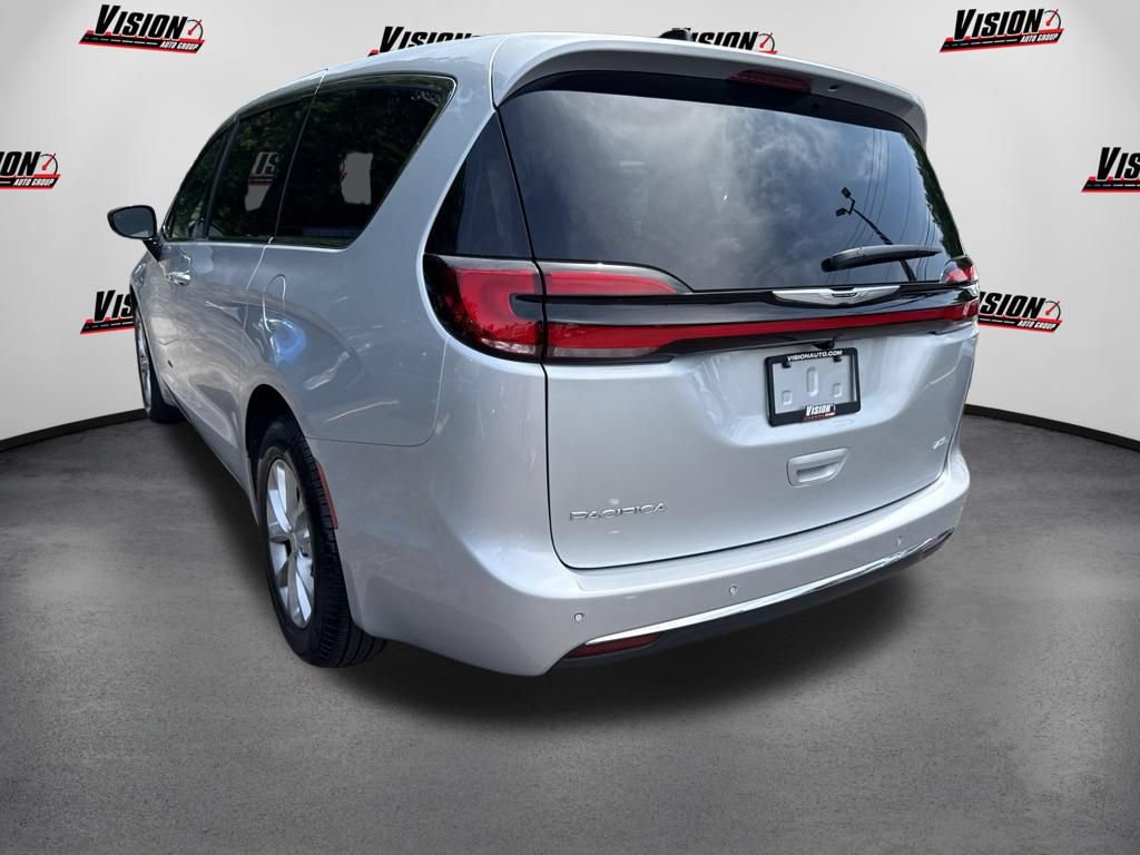 New 2026 Chrysler Pacifica Select AWD/4WD image 7
