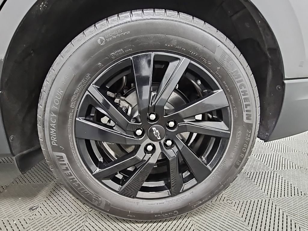 Used 2023 Chevrolet Equinox LS w/ Midnight Edition image 40