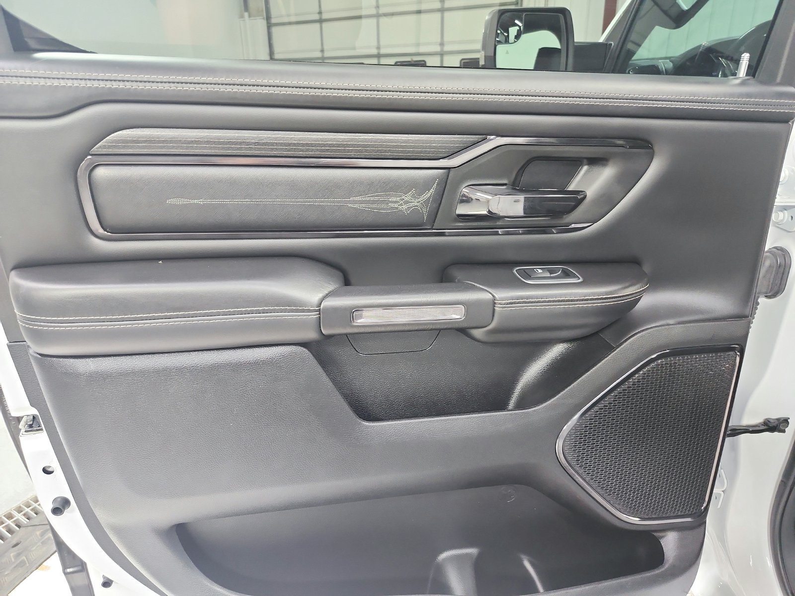 Used 2023 RAM 1500 Limited w/ Body Color Bumper Group AWD/4WD image 71