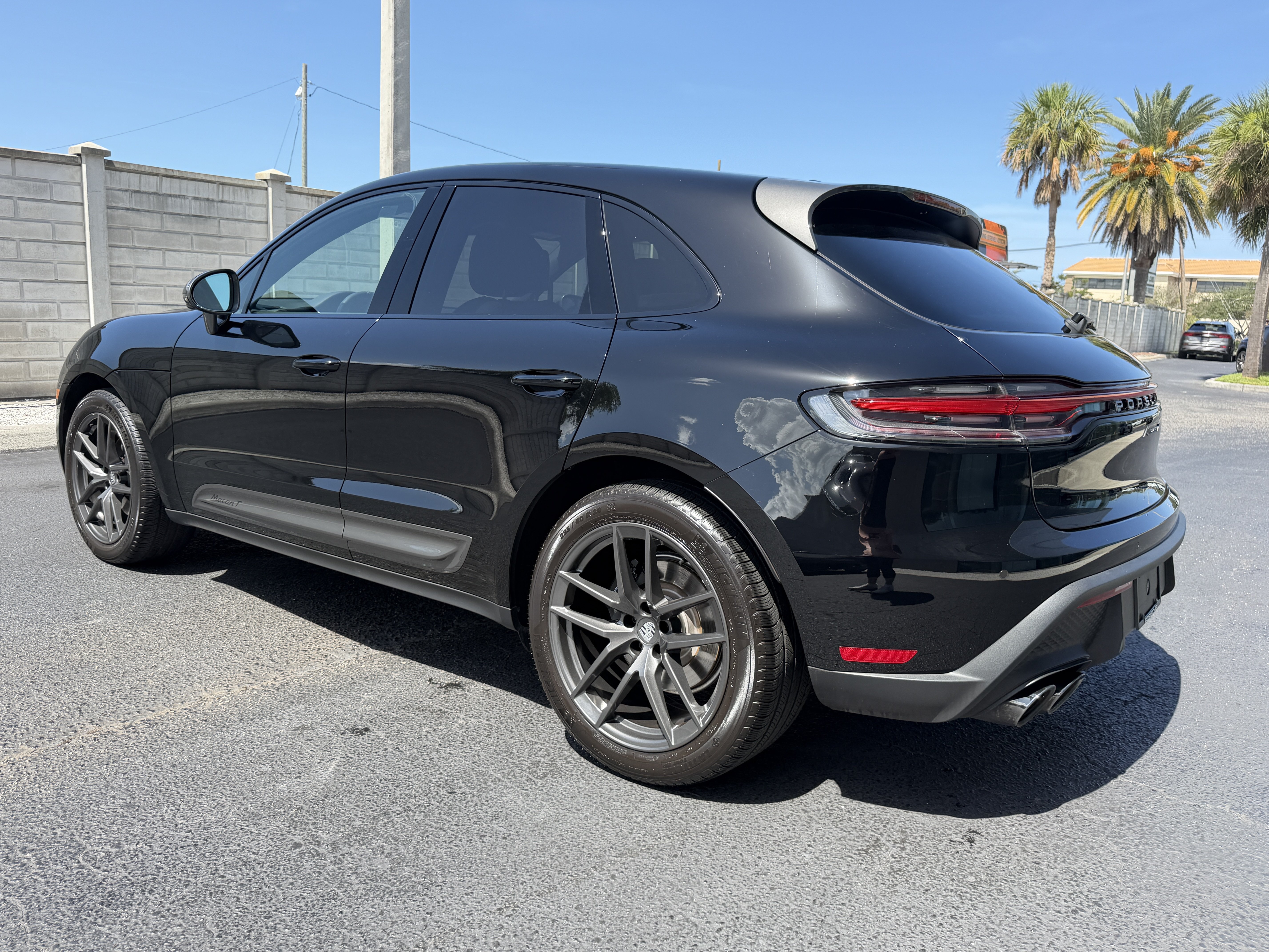 Certified 2023 Porsche Macan Turbo AWD/4WD image 3