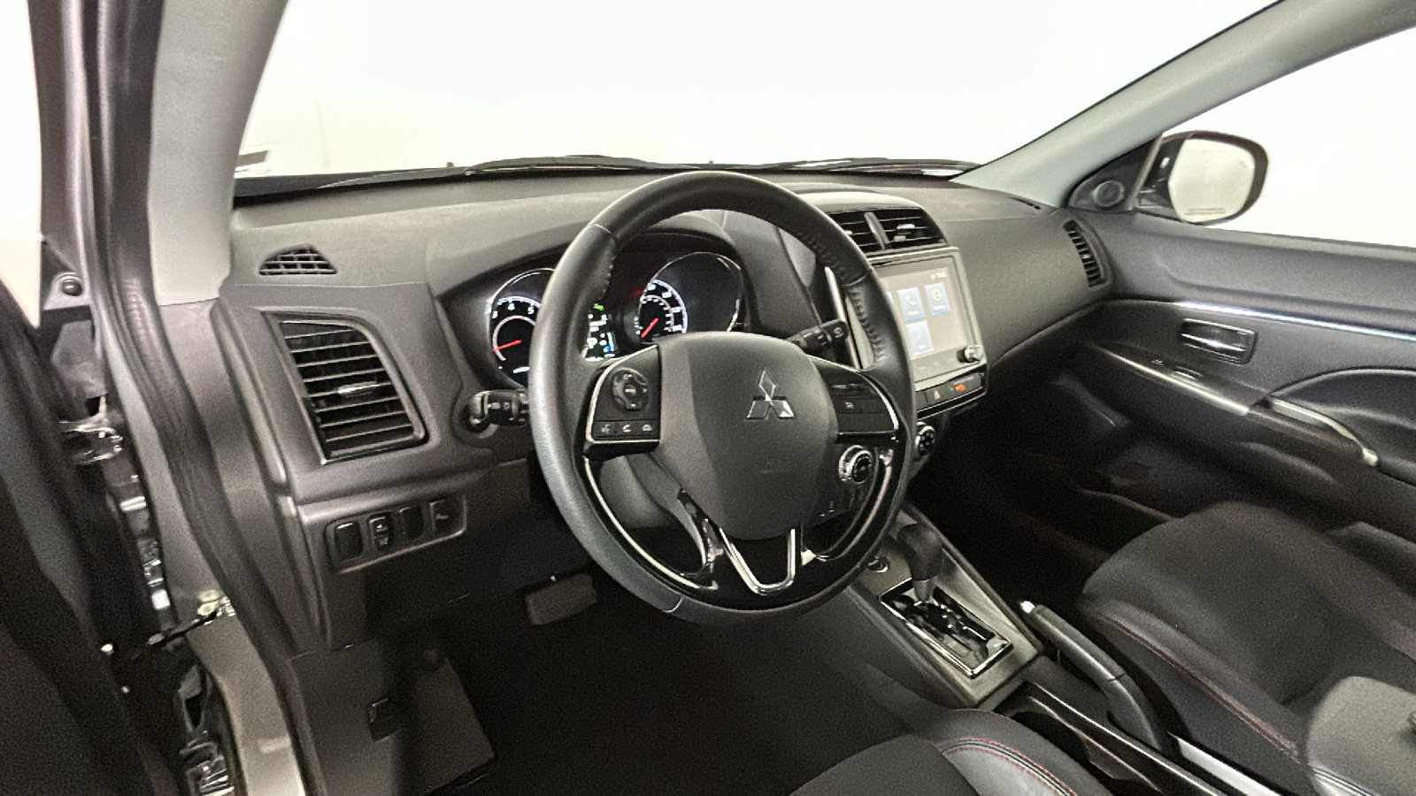 Used 2026 Mitsubishi Outlander Sport SE AWD/4WD image 14