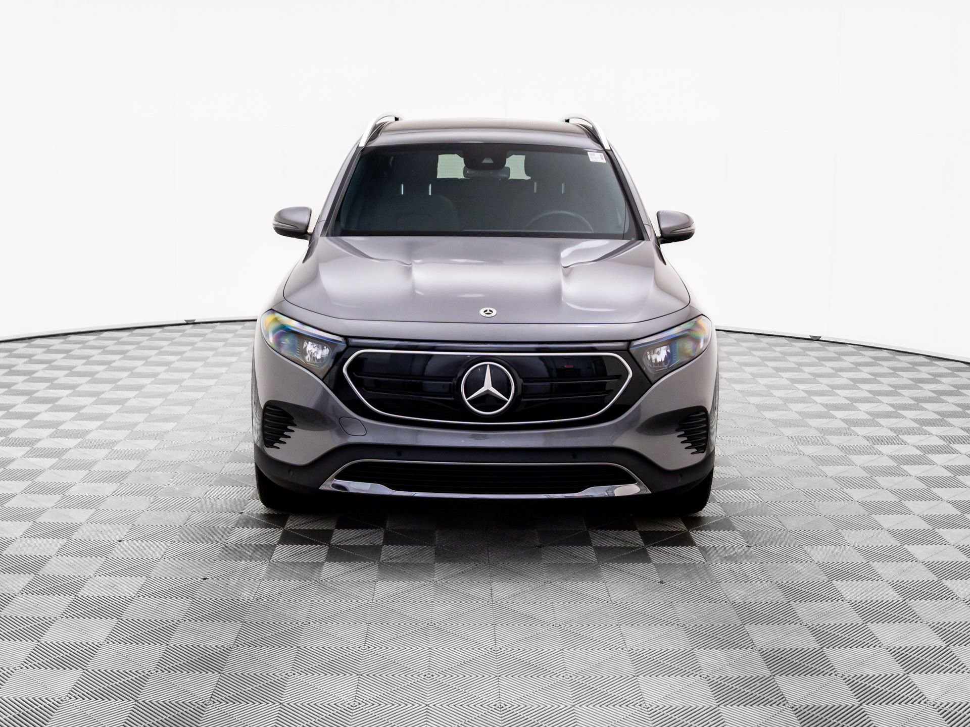 Used 2023 Mercedes-Benz EQB 300 4MATIC w/ Exclusive Package image 11