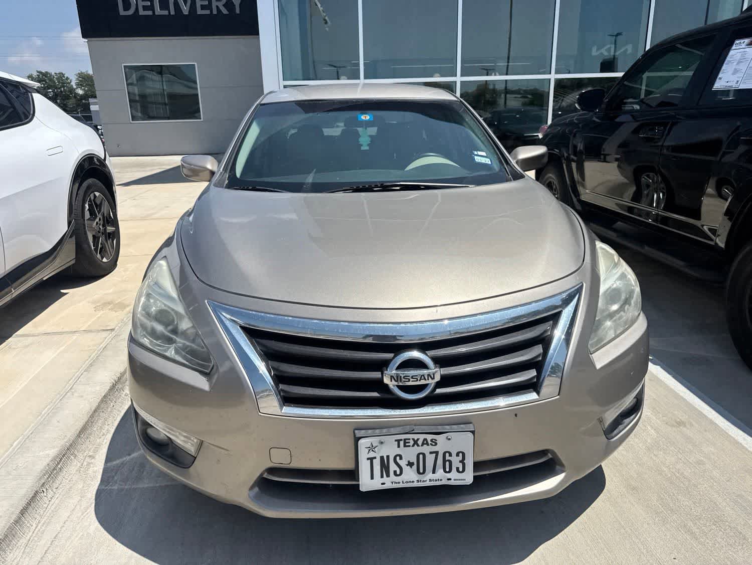 Used 2015 Nissan Altima 2.5 SV FWD image 2