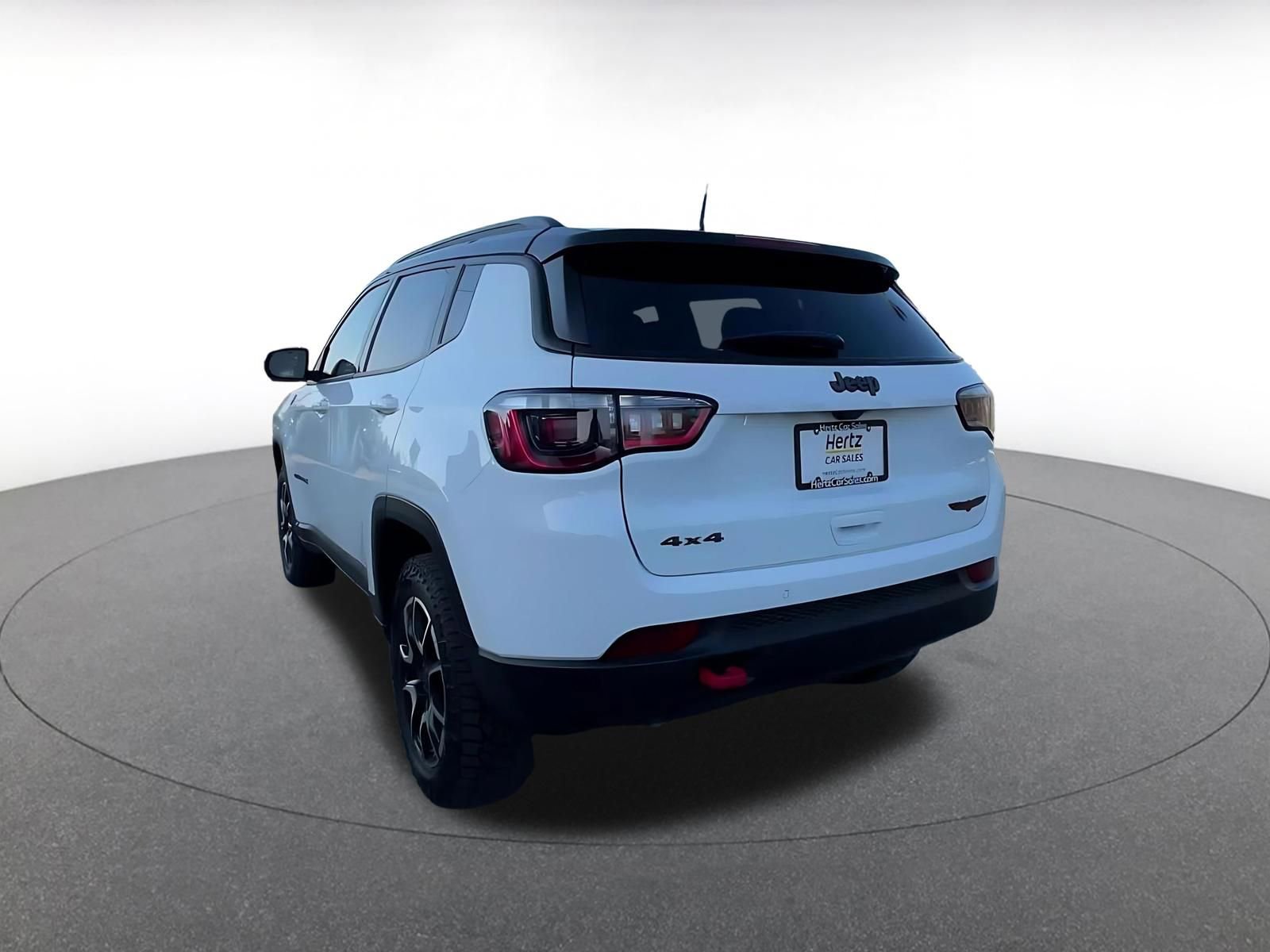 Used 2025 Jeep Compass Trailhawk AWD/4WD image 11