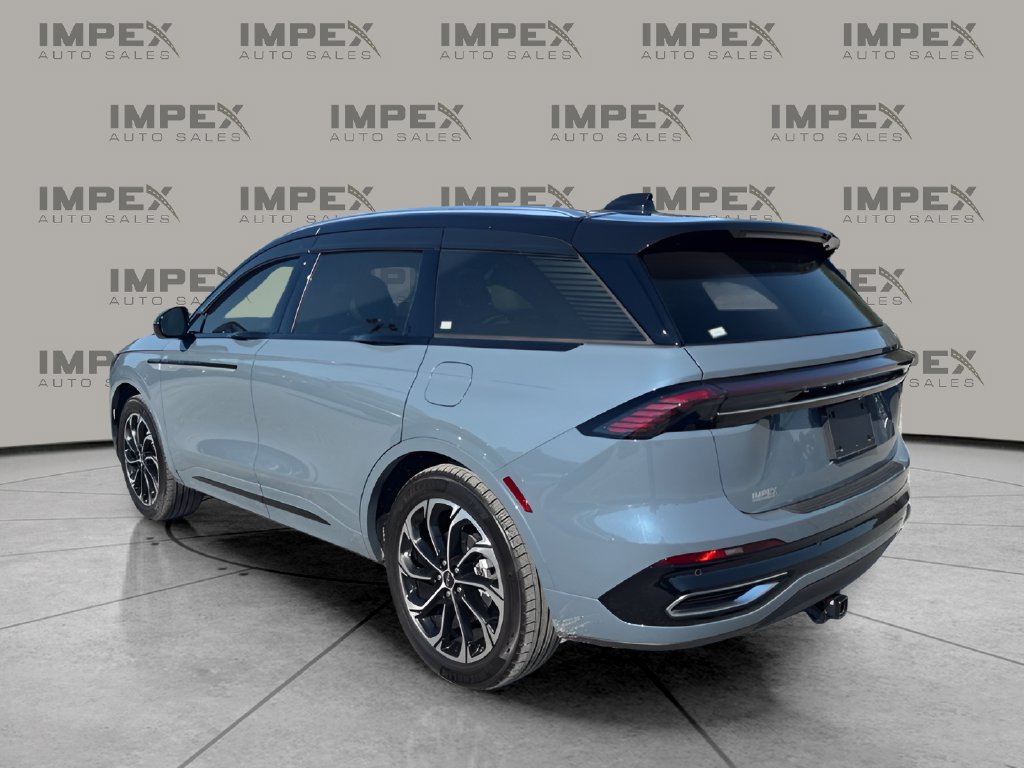 Used 2026 Lincoln Nautilus Reserve AWD/4WD image 3