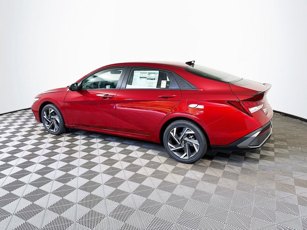 New 2025 Hyundai Elantra SEL FWD image 6