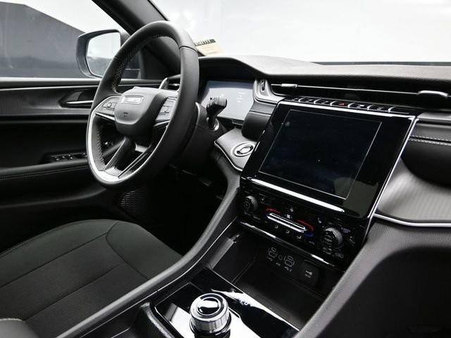 New 2025 Jeep Grand Cherokee L Laredo w/ Luxury Tech Group I image 12