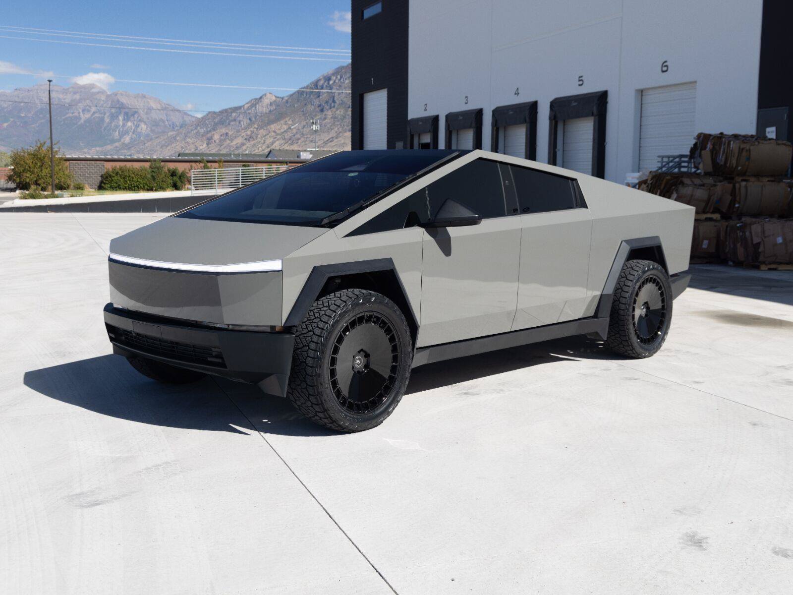 Used 2024 Tesla Cybertruck Cyberbeast AWD/4WD image 3
