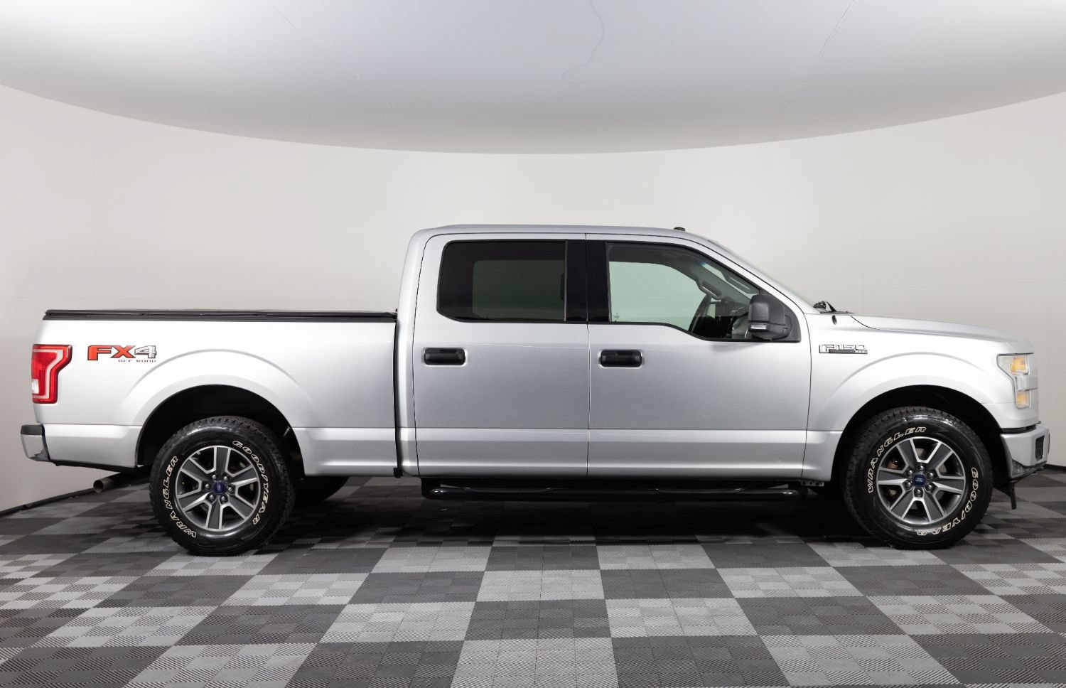 Used 2017 Ford F150 XLT w/ Equipment Group 301A Mid AWD/4WD image 9