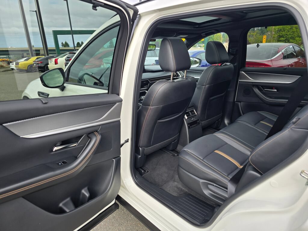 Certified 2025 MAZDA CX-70 Plug-In Hybrid w/ Premium Plus AWD/4WD image 25