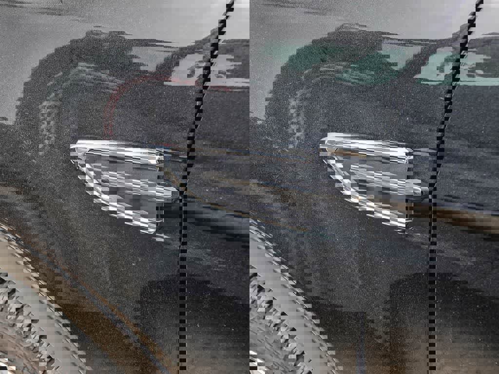 Used 2018 Ford Escape Titanium image 19