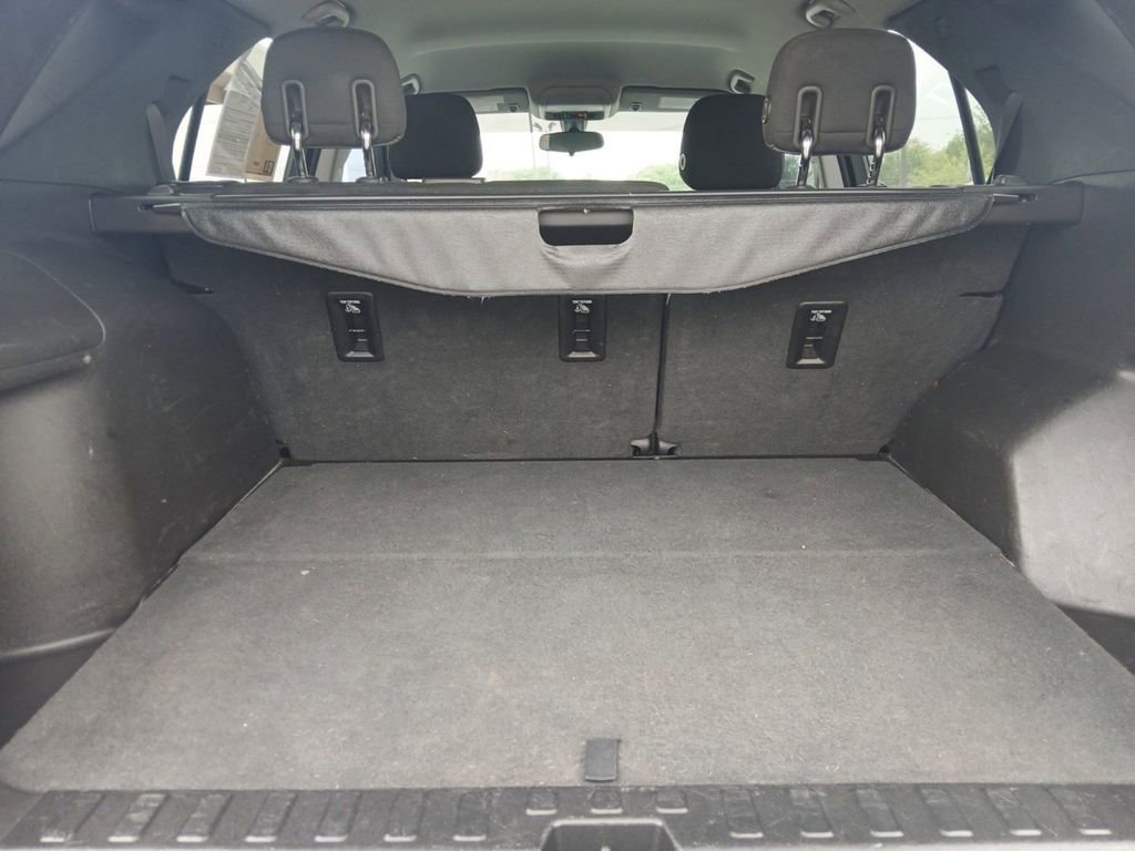 Used 2019 Chevrolet Equinox LT image 16