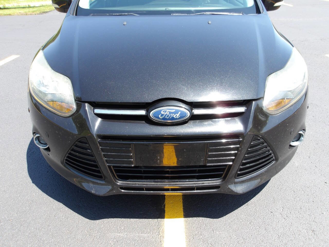 Used 2012 Ford Focus Titanium FWD image 31