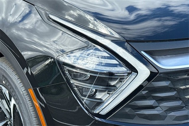 New 2025 Kia Sportage LX image 32