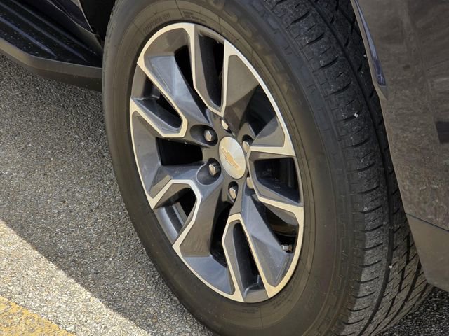 Used 2022 Chevrolet Suburban LT image 8