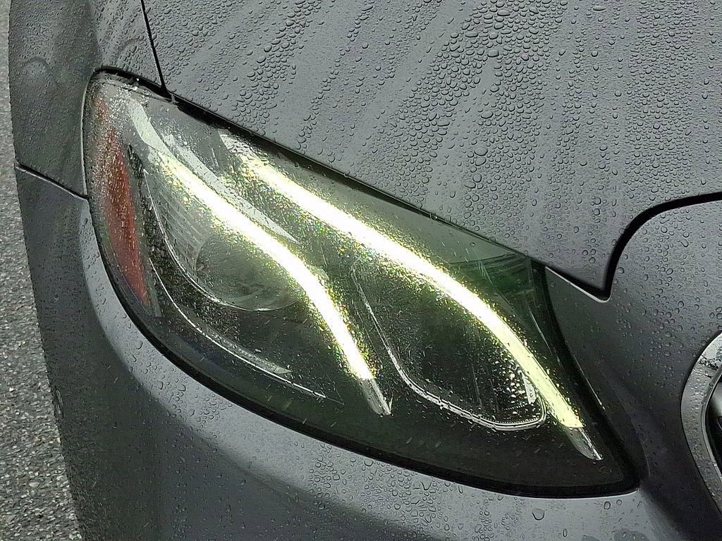 Used 2017 Mercedes-Benz E 300 4MATIC image 9