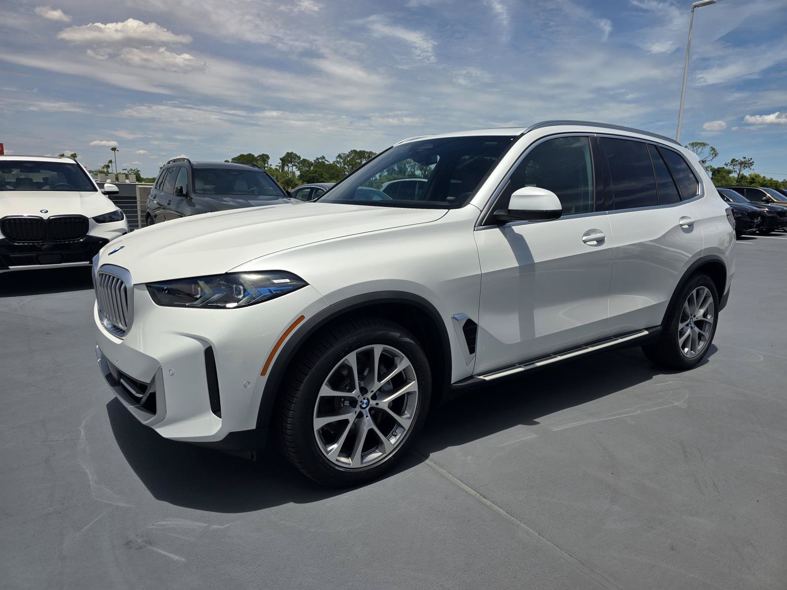 New 2026 BMW X5 xDrive40i w/ Premium Package AWD/4WD image 6
