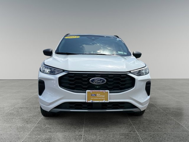 Used 2023 Ford Escape ST-Line w/ Tech Pack #1 AWD/4WD image 9